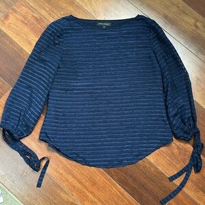 Banana Republic Long Tie Sleeve Blouse Navy Stripped Petite Small